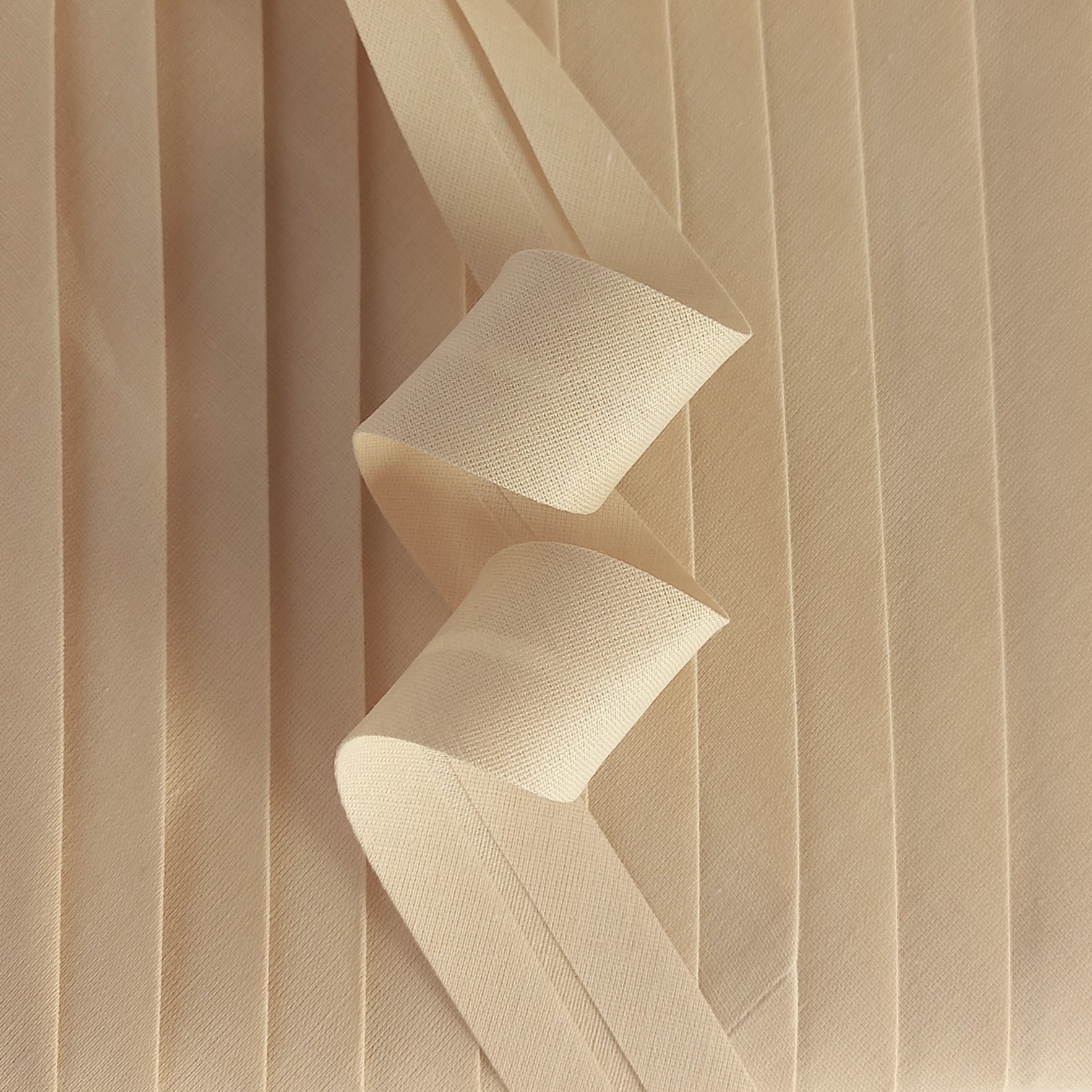 Full 25m roll of 25mm Bias Binding & SAMPLES - 30 Colours – On Trend ...