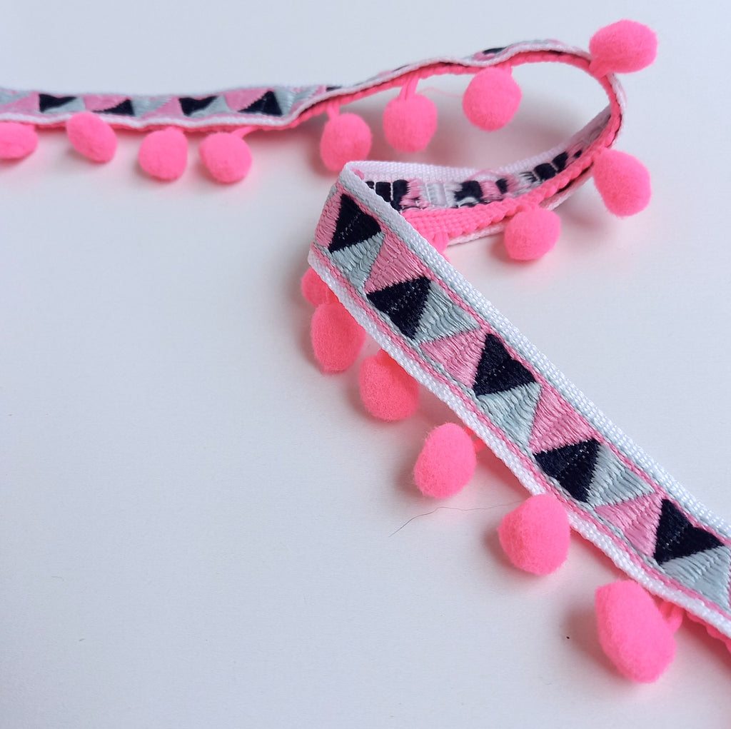 Inca Pom Pom Trim – 9 Colours