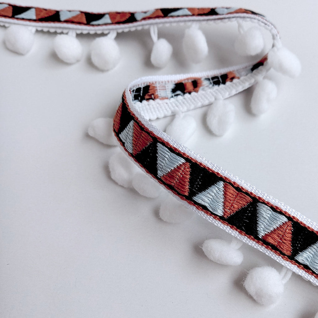 Inca Pom Pom Trim – 9 Colours