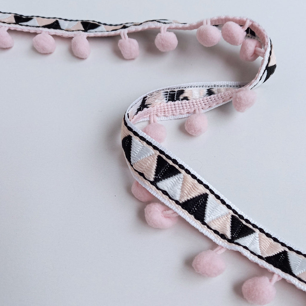 Inca Pom Pom Trim – 9 Colours